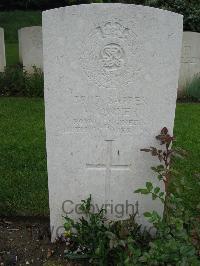 Etaples Military Cemetery - Dwyer, W