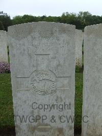 Etaples Military Cemetery - Dwyer, William Michael