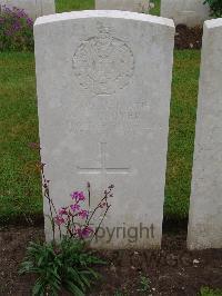 Etaples Military Cemetery - Dyer, W E C