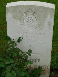 Etaples Military Cemetery - Dyson, F