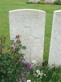 Etaples Military Cemetery - Eaglestone, H