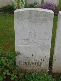 Etaples Military Cemetery - Eales, Sidney Harris