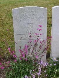Etaples Military Cemetery - Earle, Arthur George