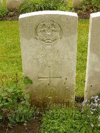 Etaples Military Cemetery - Eastman, C