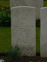 Etaples Military Cemetery - Eastwood, Fred