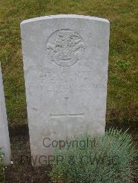 Etaples Military Cemetery - Eastwood, F