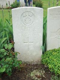 Etaples Military Cemetery - Eaton, S E