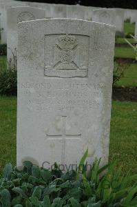 Etaples Military Cemetery - Edmonds, Harold Sylvester