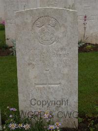 Etaples Military Cemetery - Edwards, Griffith David
