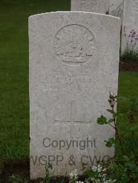 Etaples Military Cemetery - Edwards, Albert Gordon