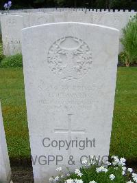 Etaples Military Cemetery - Edwards, George