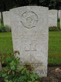 Etaples Military Cemetery - Edwards, Henry Harold