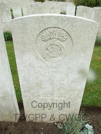 Etaples Military Cemetery - Edwards, John Robert