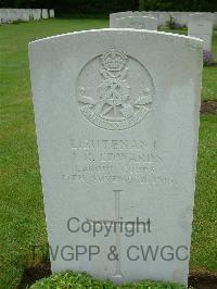 Etaples Military Cemetery - Edwards, John Robert