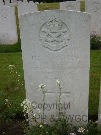 Etaples Military Cemetery - Egan, W