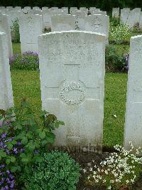 Etaples Military Cemetery - Eley, Charles Henry