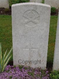 Etaples Military Cemetery - Eley, W H