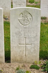 Etaples Military Cemetery - Elliott, C A