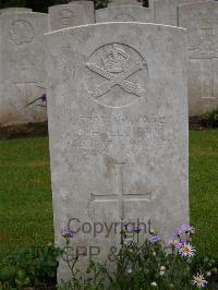 Etaples Military Cemetery - Elliott, Frederick Howard