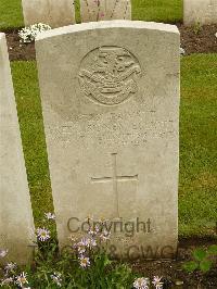 Etaples Military Cemetery - Elliott, Frederick Sidney