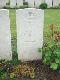 Etaples Military Cemetery - Ellis, H