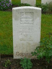 Etaples Military Cemetery - Elphick, F