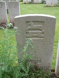 Etaples Military Cemetery - Elsdon, Ingram Thomas