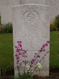Etaples Military Cemetery - Elsey, E E