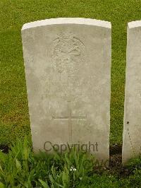 Etaples Military Cemetery - Elshaw, J W