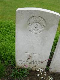Etaples Military Cemetery - Elward, W