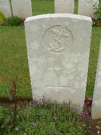 Etaples Military Cemetery - Emms, George Thomas