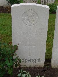 Etaples Military Cemetery - English, Lawrence