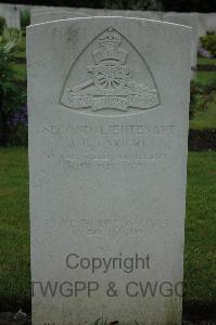 Etaples Military Cemetery - Enright, A B