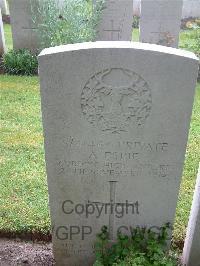 Etaples Military Cemetery - Espie, A