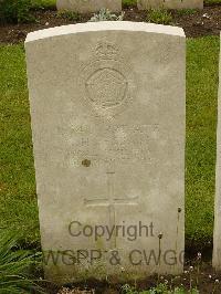 Etaples Military Cemetery - Essam, Cecil Hugh