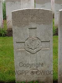 Etaples Military Cemetery - Evans, C W