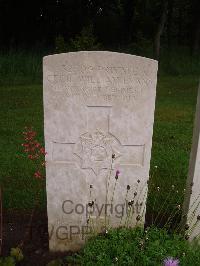 Etaples Military Cemetery - Evans, Cecil William