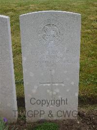 Etaples Military Cemetery - Evans, F