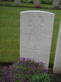 Etaples Military Cemetery - Evans, H D