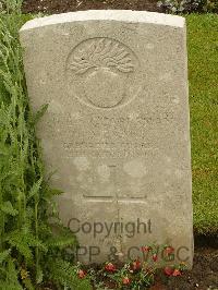 Etaples Military Cemetery - Evans, Harold Douglas