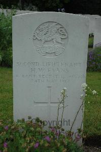 Etaples Military Cemetery - Evans, Hubert William