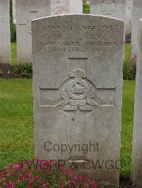 Etaples Military Cemetery - Evans, M A