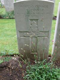 Etaples Military Cemetery - Evans, Thomas