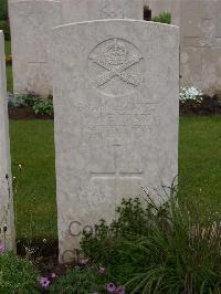 Etaples Military Cemetery - Everard, William Henry