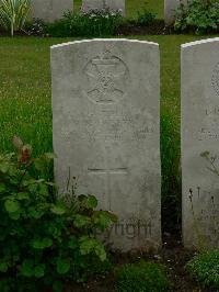 Etaples Military Cemetery - Everest, Harold Robert