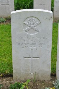 Etaples Military Cemetery - Eyres, Clarence