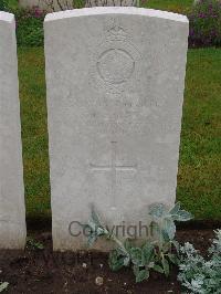 Etaples Military Cemetery - Eyres, Jesse