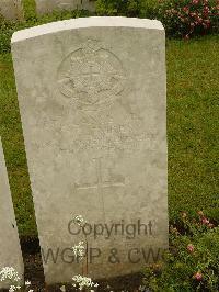 Etaples Military Cemetery - Faires, Wilfred George