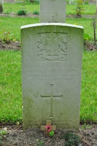Etaples Military Cemetery - Farley, Joseph Thomas