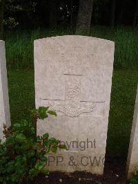 Etaples Military Cemetery - Farnworth, Joseph